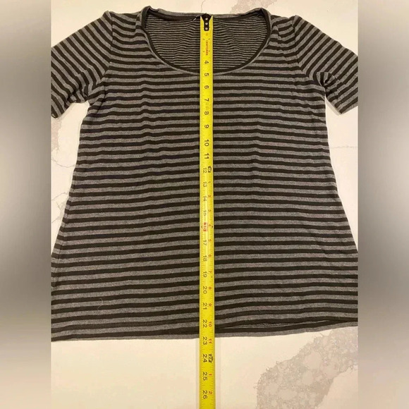 Lafayette 148 Scoop Neck Black/Dark Gray Striped Modern Luxury T-shirt Small EUC - Picture 7 of 8